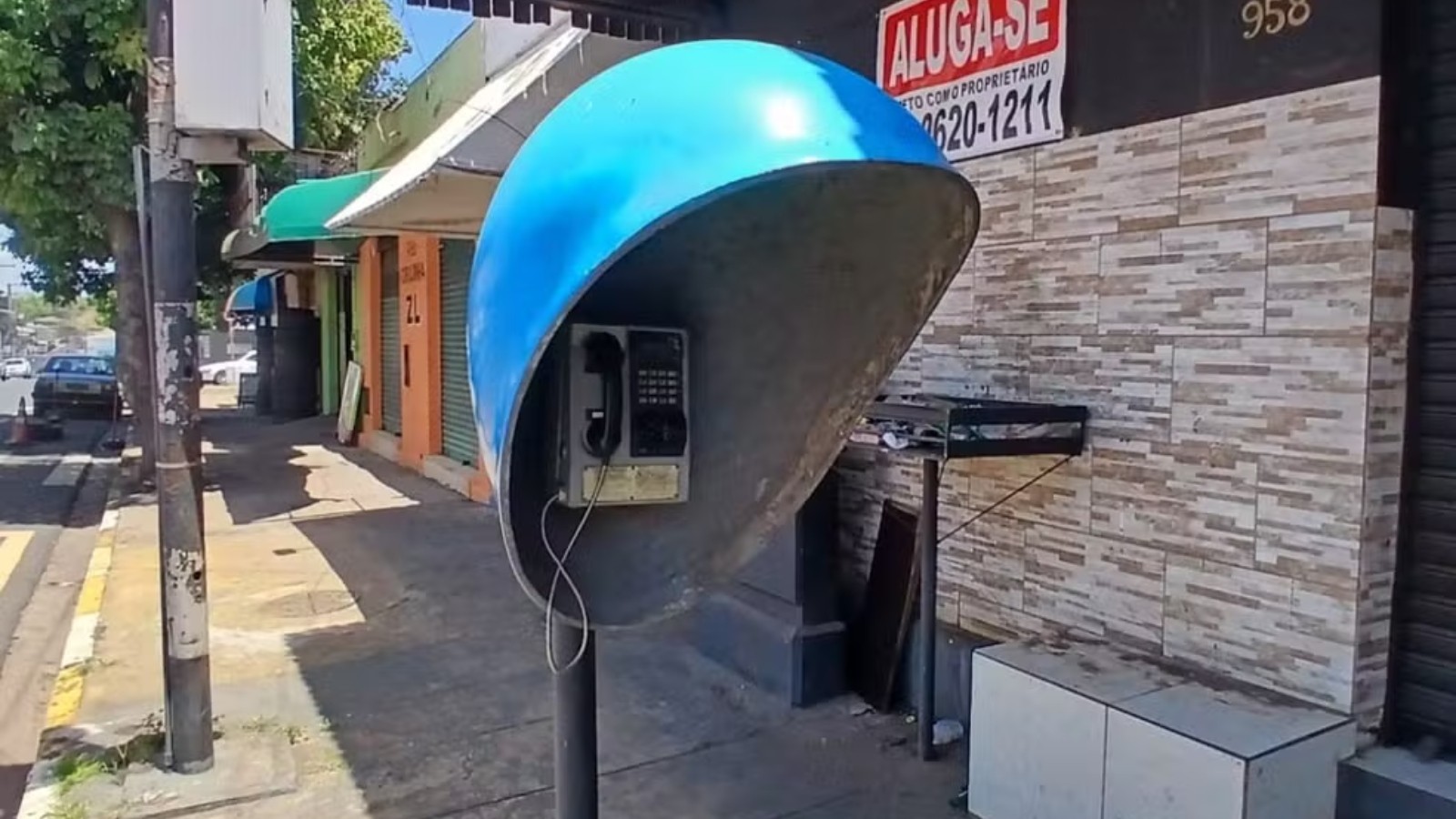 Saiba quantos orelhões ainda existem na sua cidade; telefones públicos serão retirados do Ceará