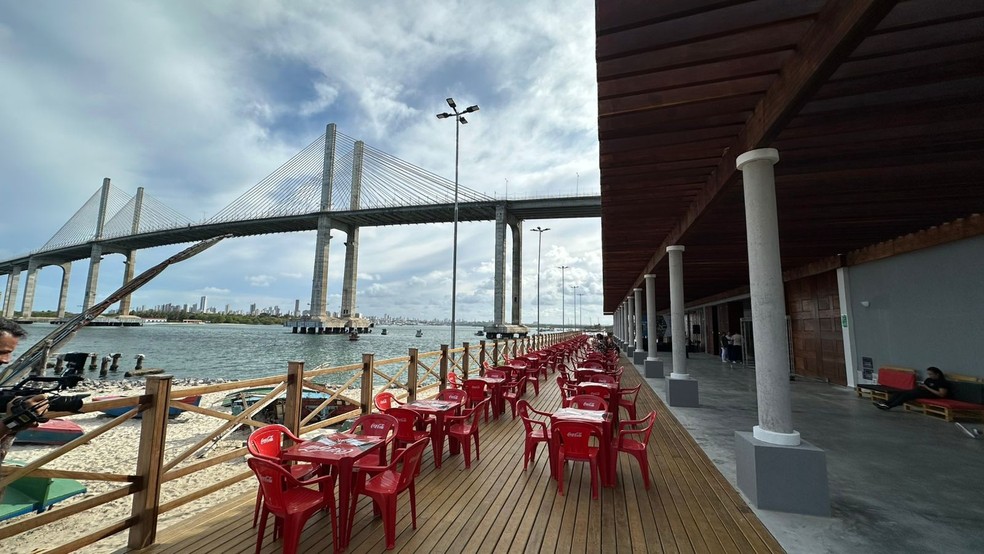 Complexo Turístico da Redinha Mercado da Redinha Natal RN Rio Grande do Norte dentro mesas vista ponte — Foto: Kleber Teixeira/Inter TV Cabugi