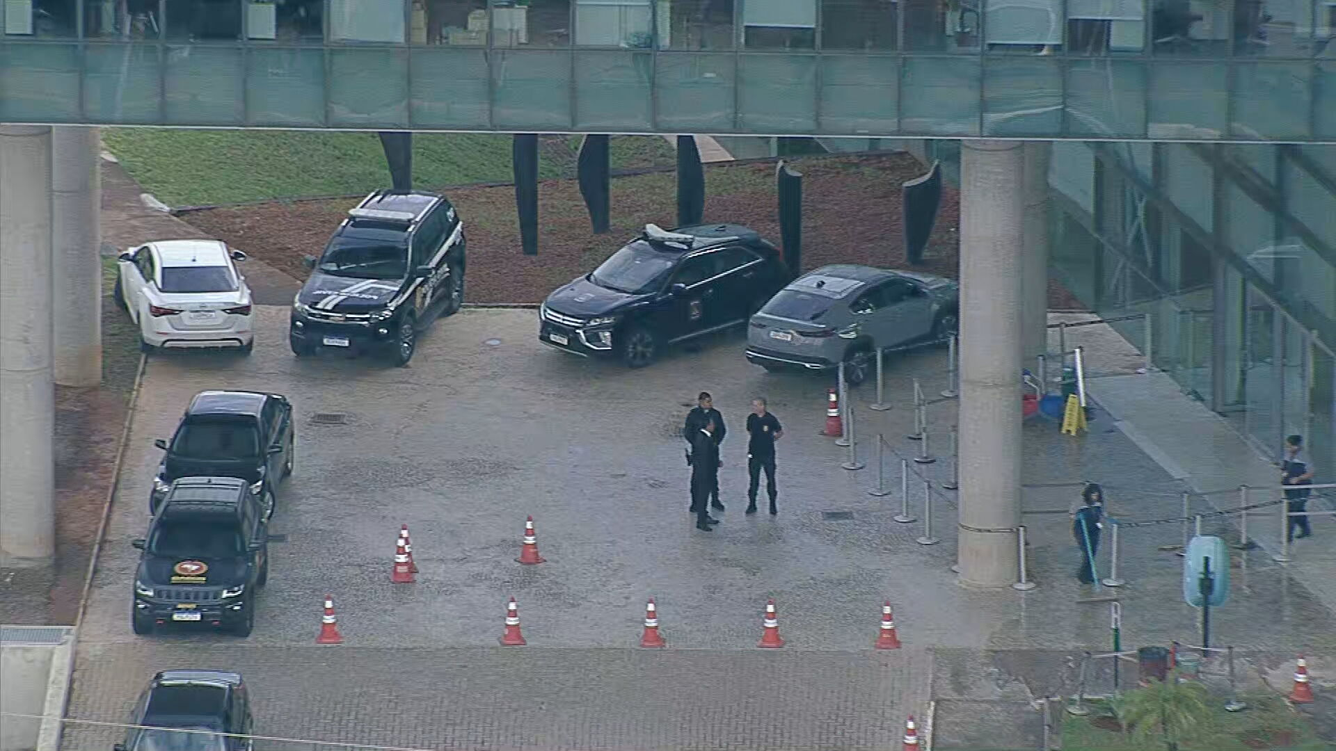 Operação investiga desvio milionário na Secretaria de Educação do DF; deputado Hermeto é alvo de buscas