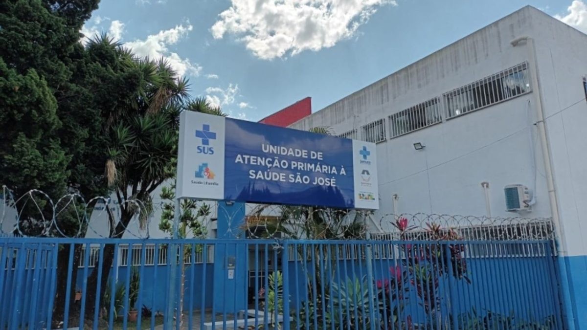 Surto de vômito e diarreia afasta 13 servidores e suspende atendimento na UBS São José, em Divinópolis