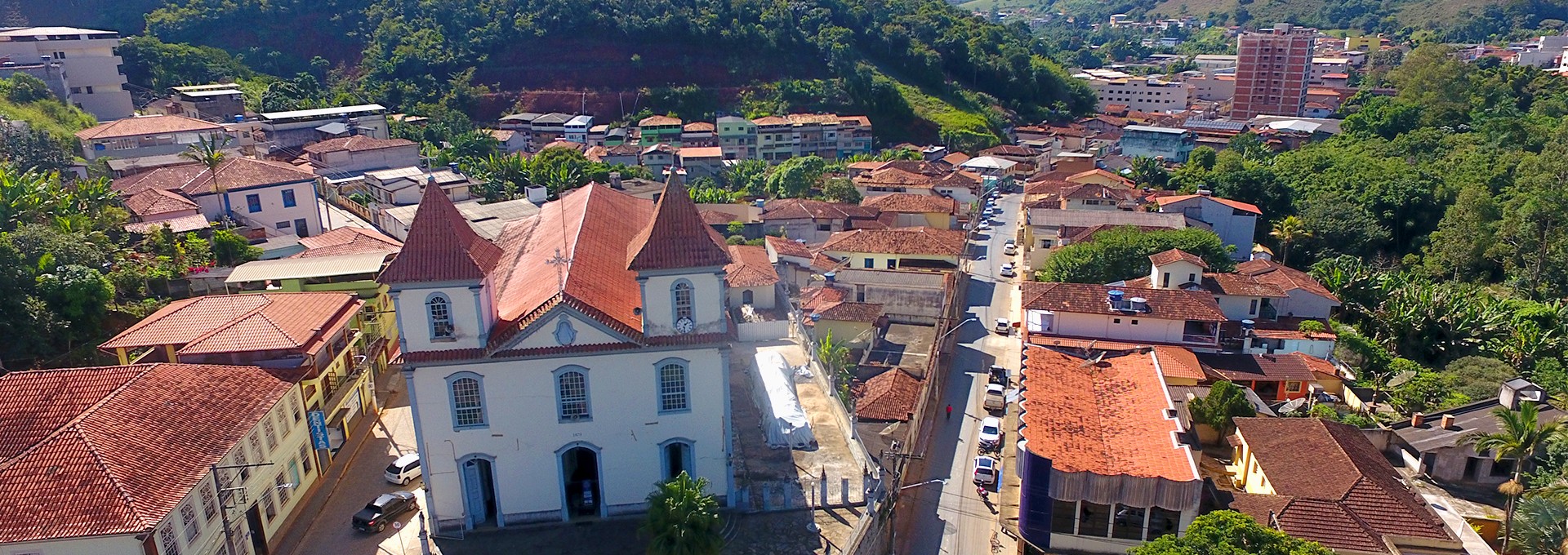 Discussão entre colegas de trabalho termina em morte com enxada em MG