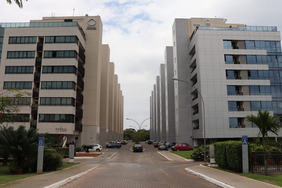 Prédios residenciais construídos em cima de cemitério indígena, segundo lideranças do Santuário dos Pajés, no DF — Foto: Fernanda Bastos/g1