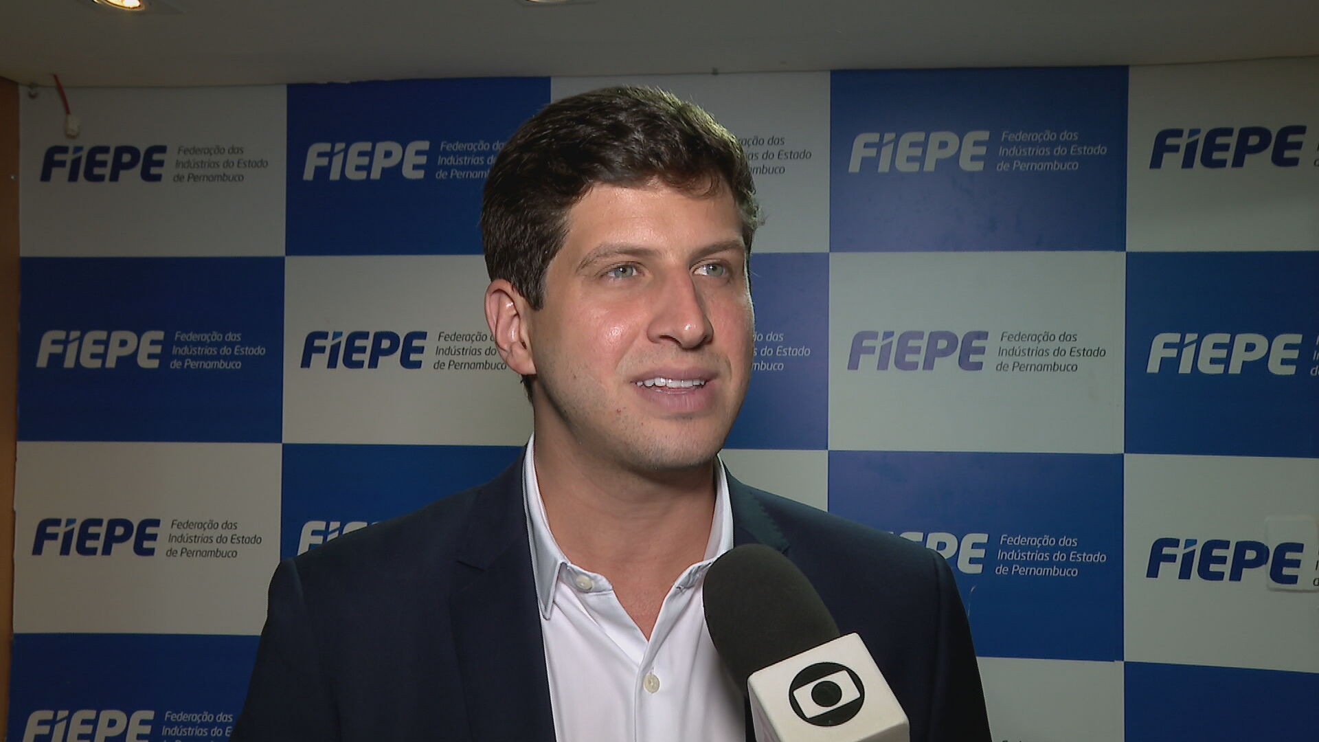 João Campos promete ampliar Embarque Digital e duplicar escolas técnicas em Pernambuco