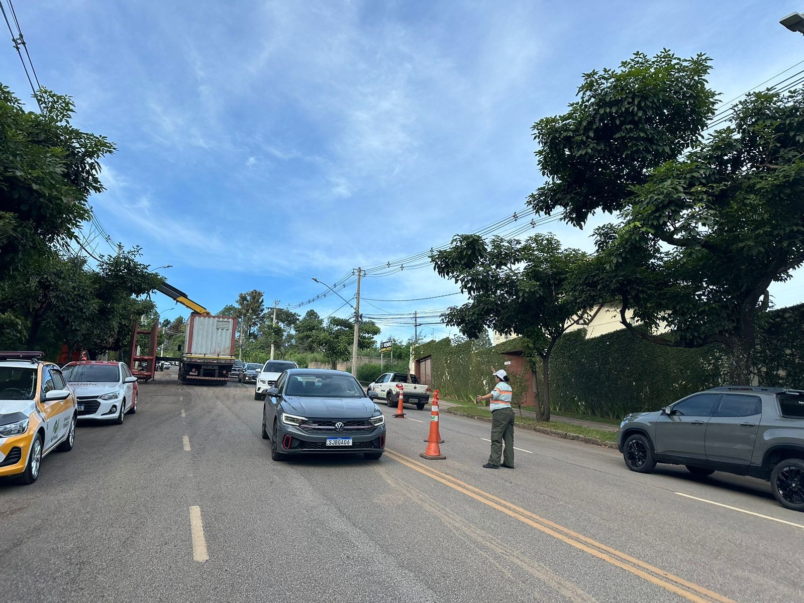 Após quase um mês, Prefeitura de Belo Horizonte termina obra para fechar cratera em região nobre 