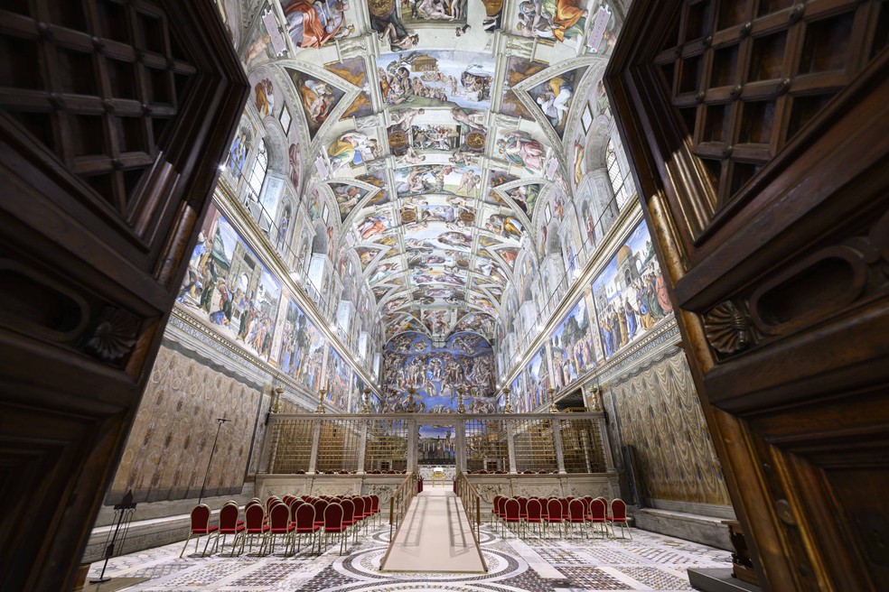 Vaticano divulga imagens de Capela Sistina pronta para receber conclave. — Foto: Serviço de imprensa do Vaticano