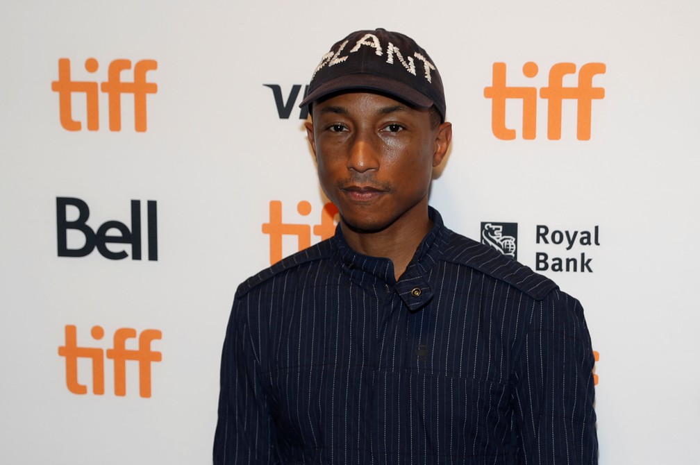 Pharrell williams vermelho clearance