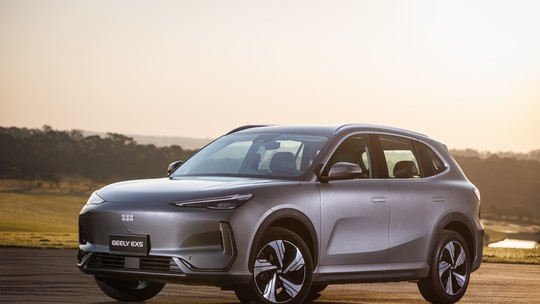 VÍDEO: Geely EX5 é bonito e refinado, mas o melhor é que não tem preço de elétrico; veja teste - Com bons itens de tecnologia, conforto e motor interessante, o SUV chega para incomodar as versões topo de linha de utilitários a combustão. Alguns ajustes para a realidade brasileira fariam dele uma opção ainda melhor.