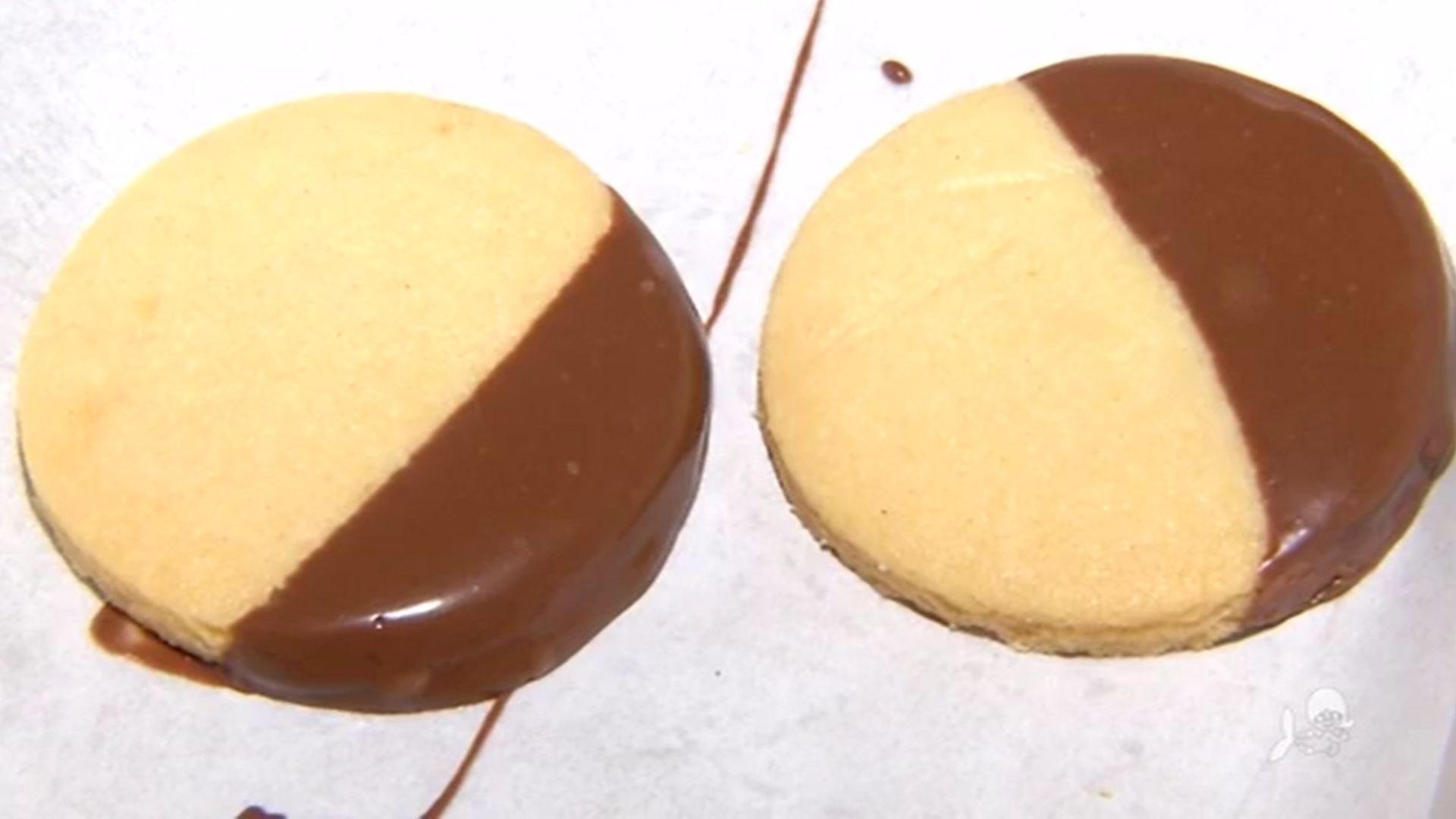 Biscoito caseiro com cobertura de chocolate: confira a receita