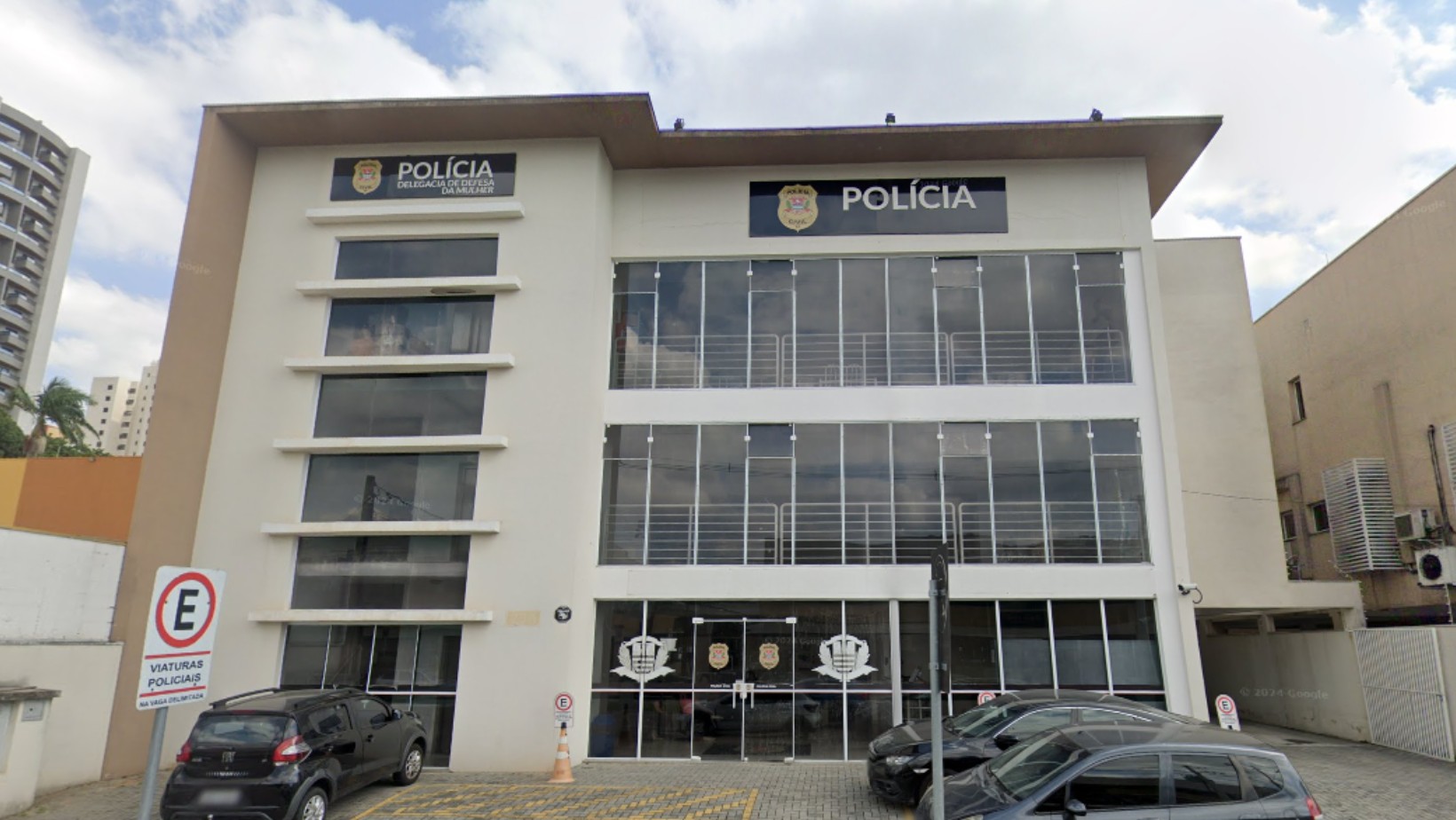 Mulher é atacada por homem com golpes de tesoura após deixar o filho na creche em São José dos Campos