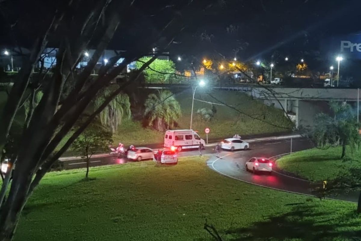 Motociclista morre após acidente com caminhão em avenida de Presidente Prudente