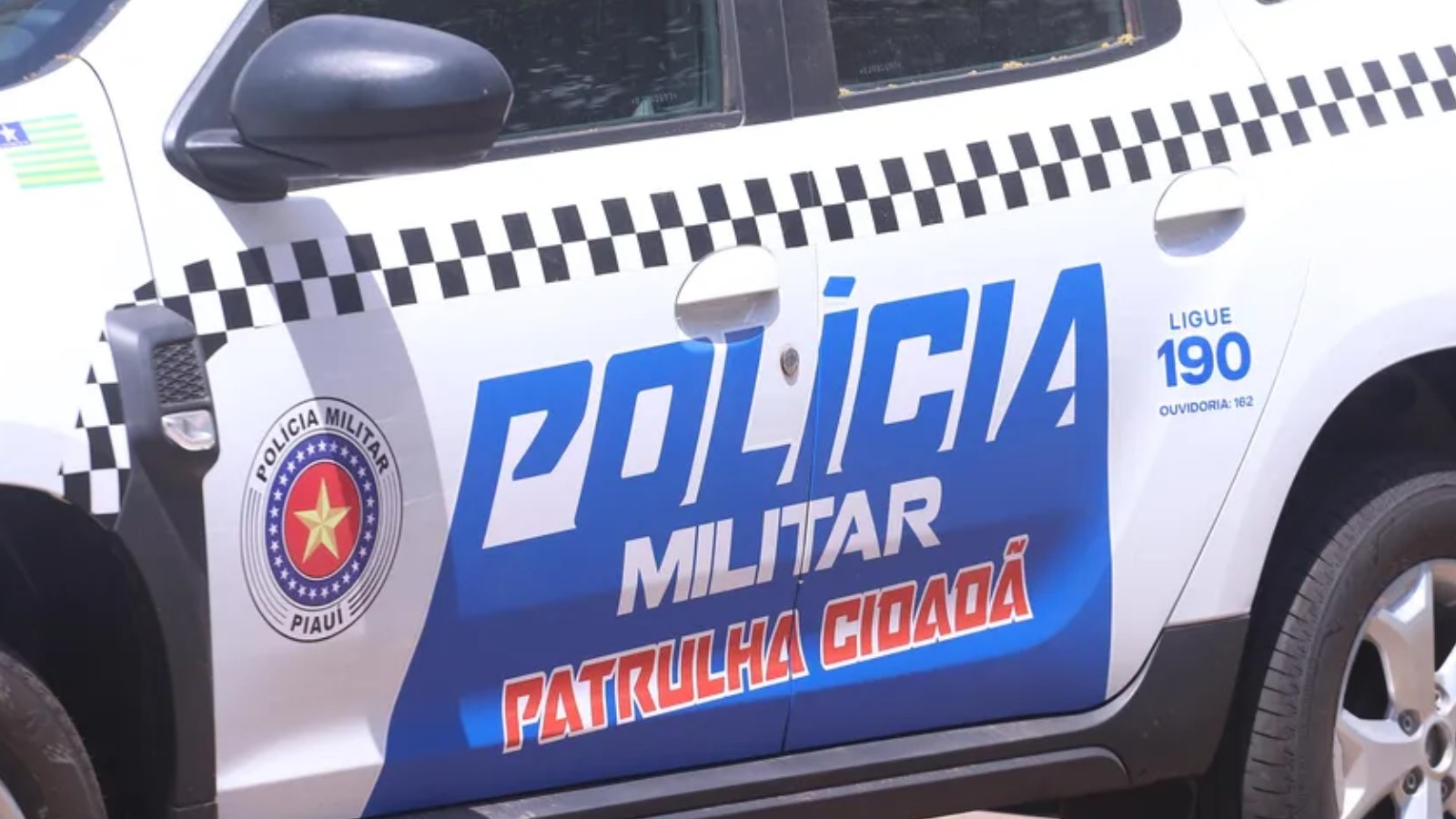 Adolescentes suspeitos de assalto a posto de combustível são apreendidos em ônibus no PI