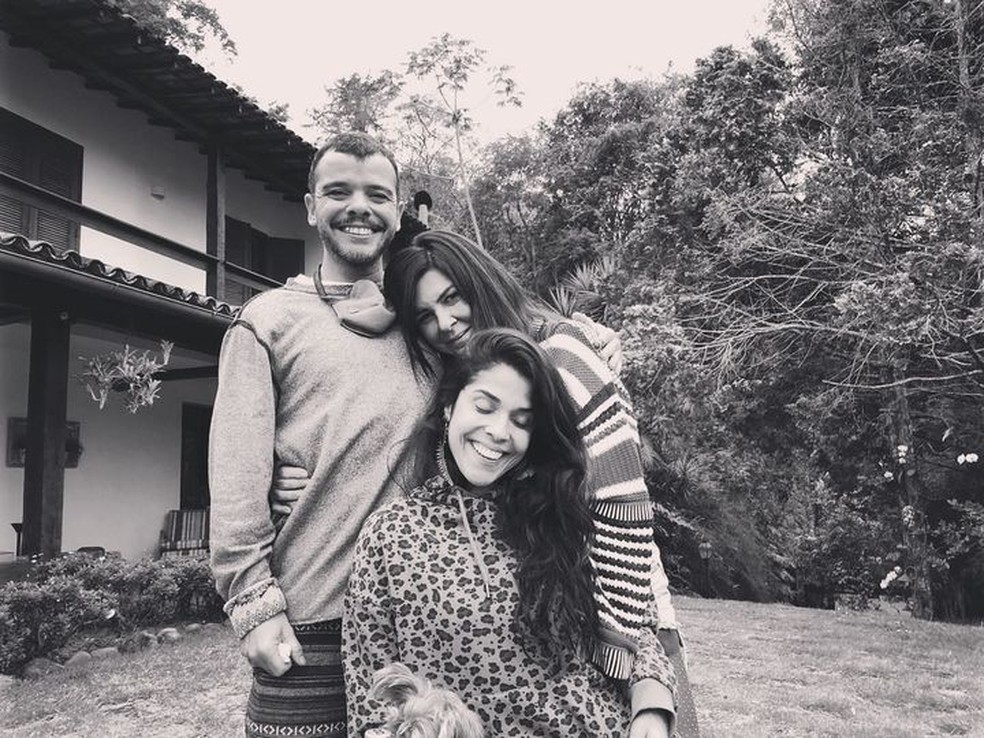João Rebello, a irmã, Maria Carol, e a mãe deles — Foto: Reprodução/Redes Sociais