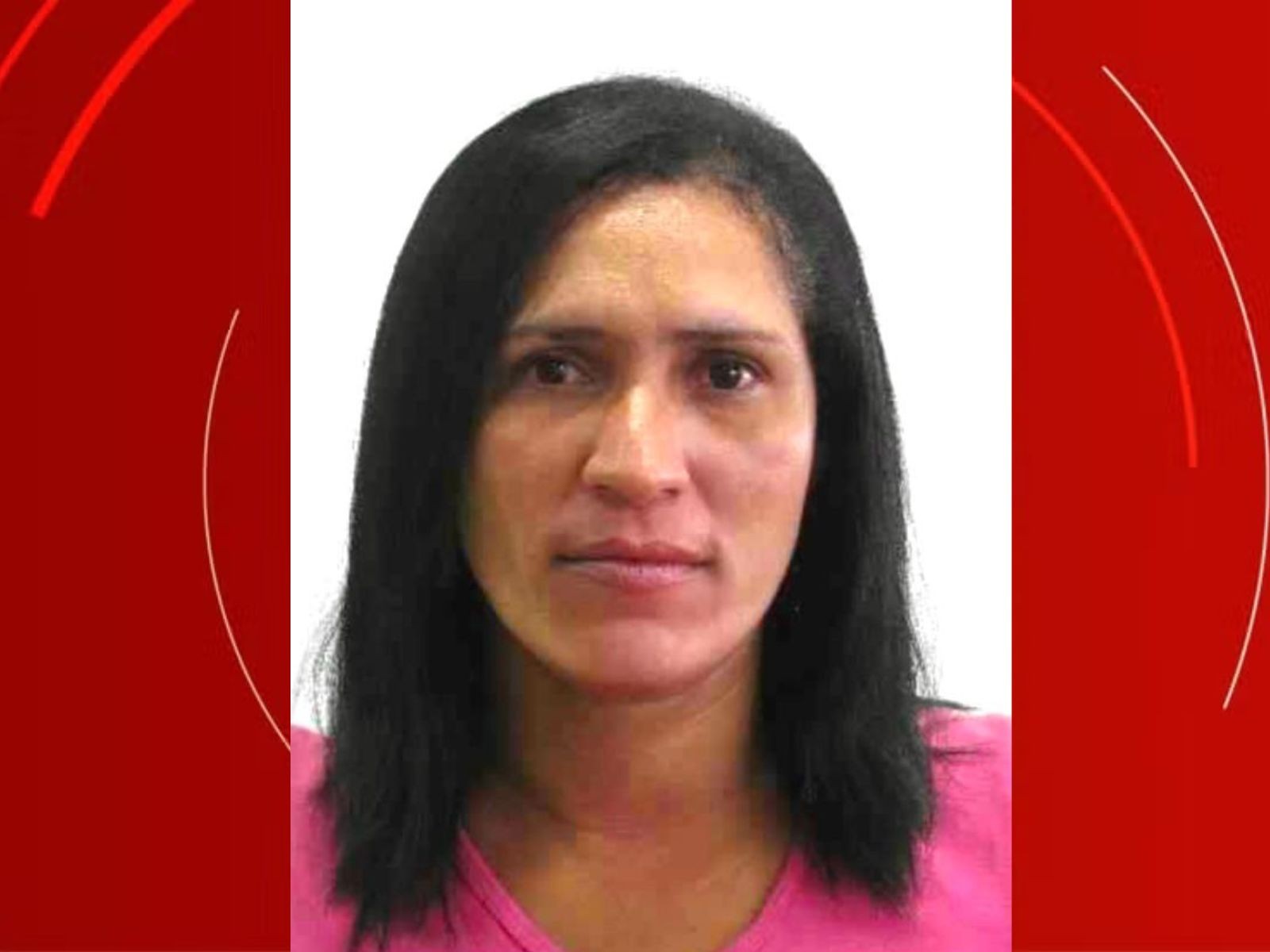 Pai entrega à polícia filho suspeito de matar mulher com tábua de cortar carne no Acre