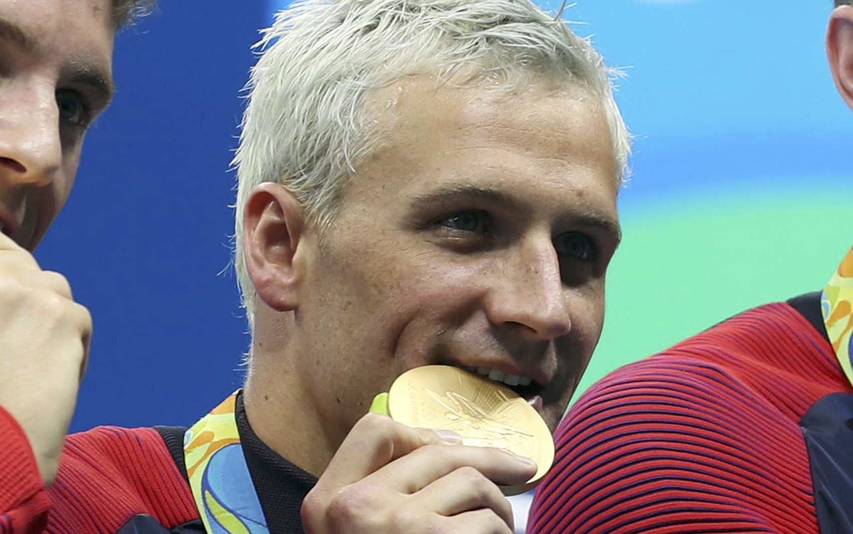 Ryan Lochte, ex-nadador dos EUA que mentiu sobre roubo nos Jogos do Rio, leiloa medalhas olímpicas de ouro