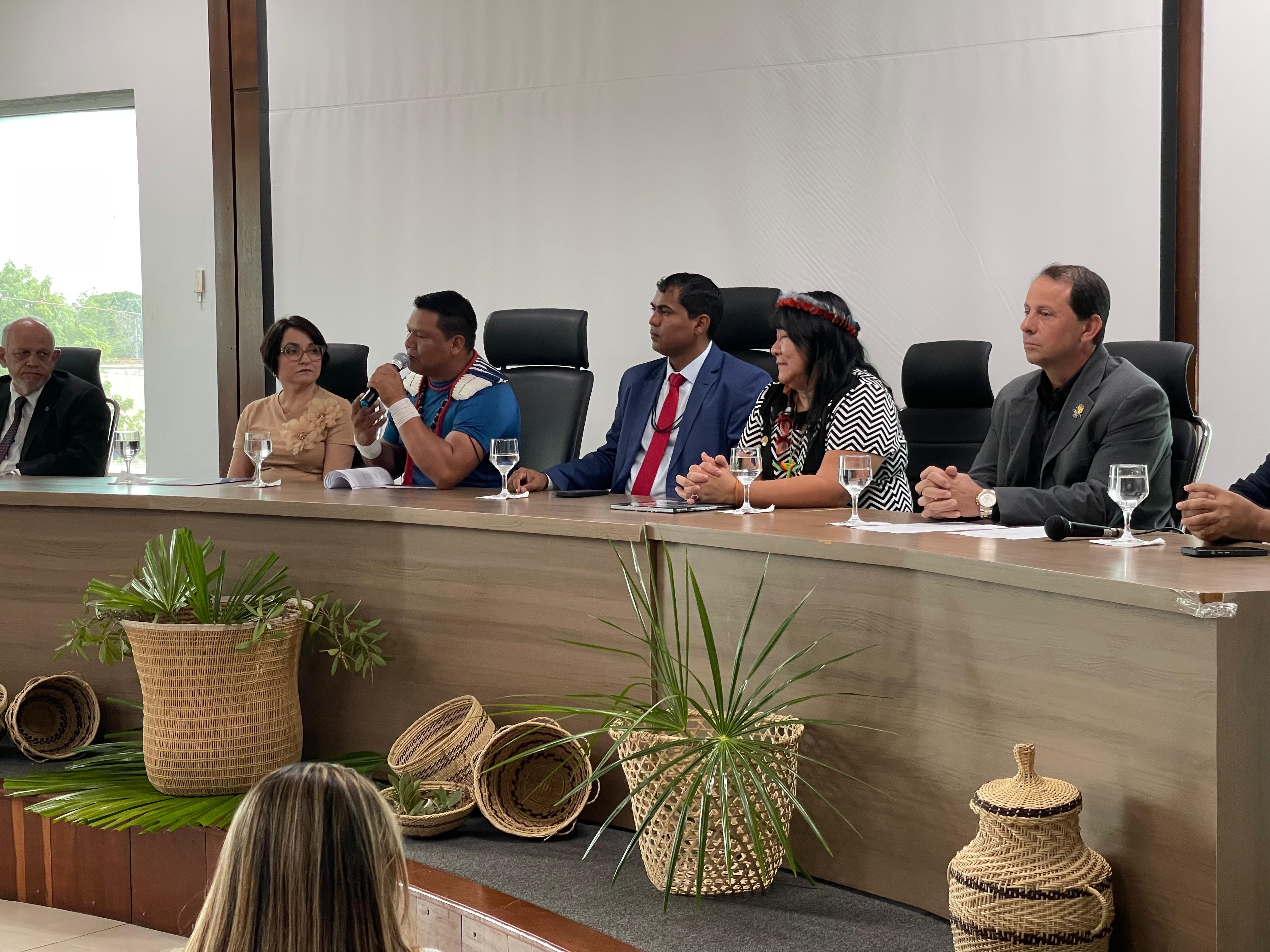 Maurício Ye’kwana toma posse como primeiro indígena a assumir chefia da Saúde Yanomami: ‘Estaremos presentes’