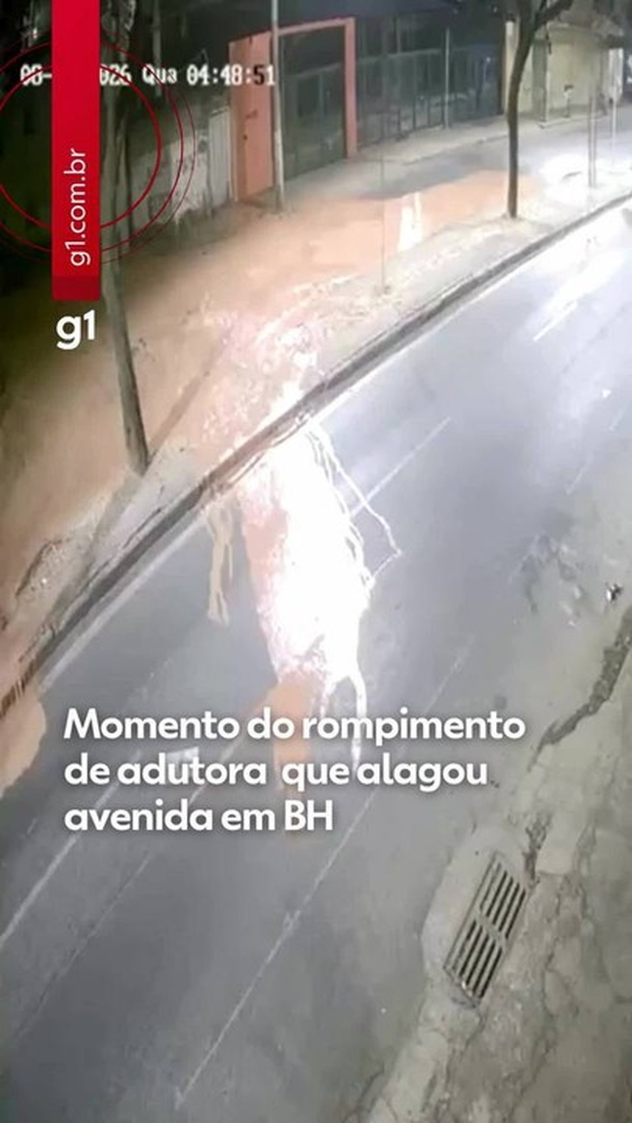Vídeo mostra momento de rompimento de adutora que afetou abastecimento de água de bairros em BH