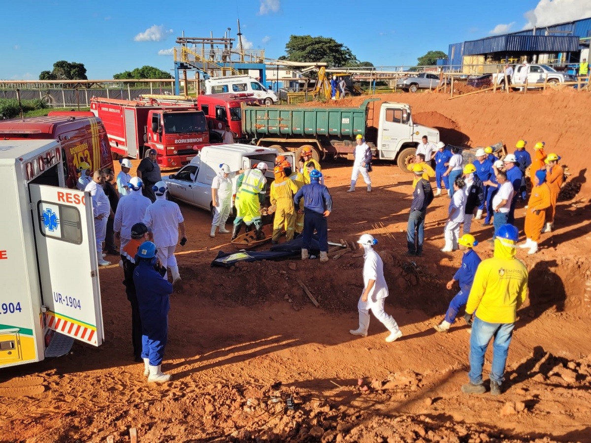 Trabalhadores morrem soterrados durante obra em frigorífico no interior de SP