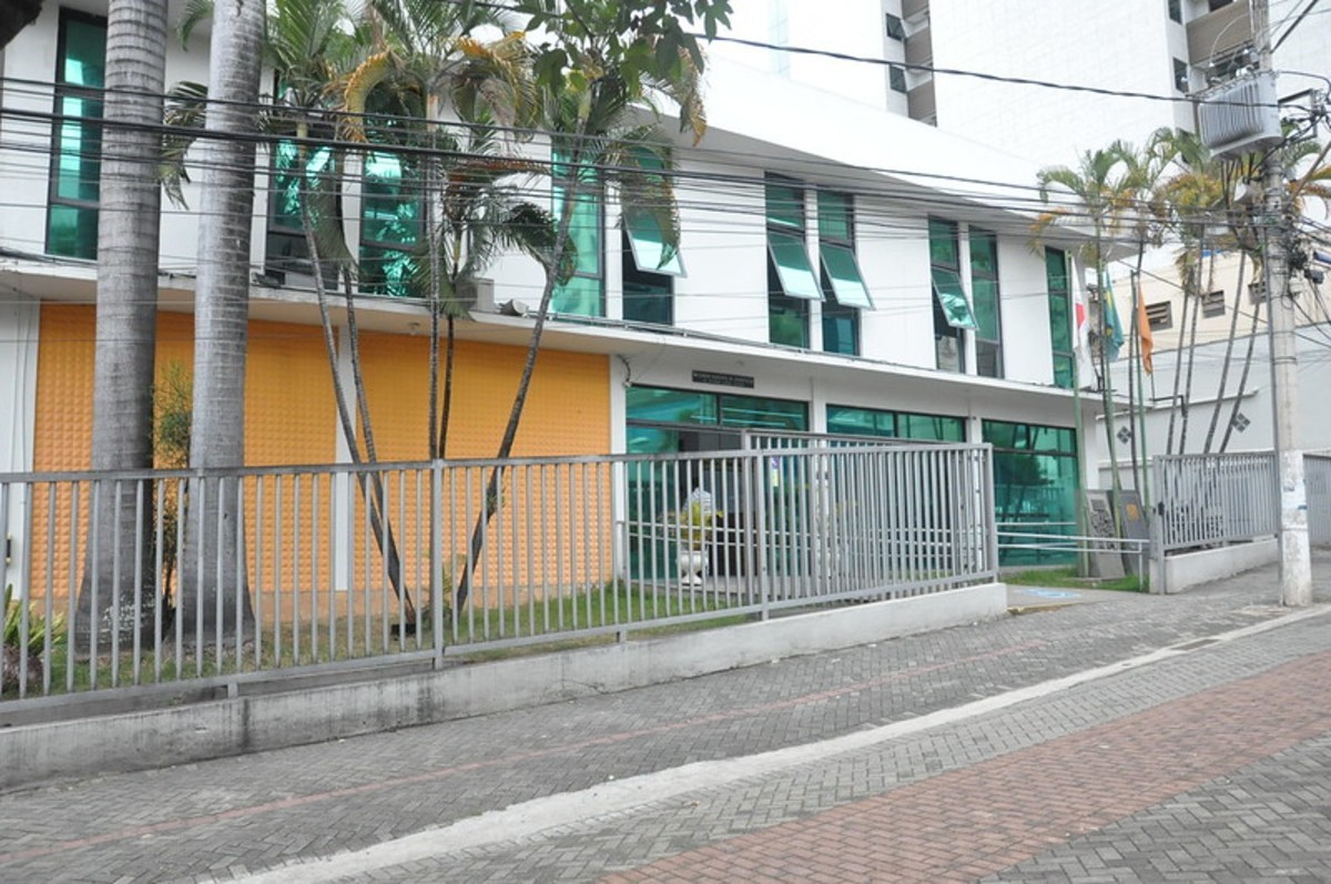 Vereadores de Divinópolis aumentam os salários da próxima legislatura em 42%; acréscimo de 2 vagas vai para segunda votação