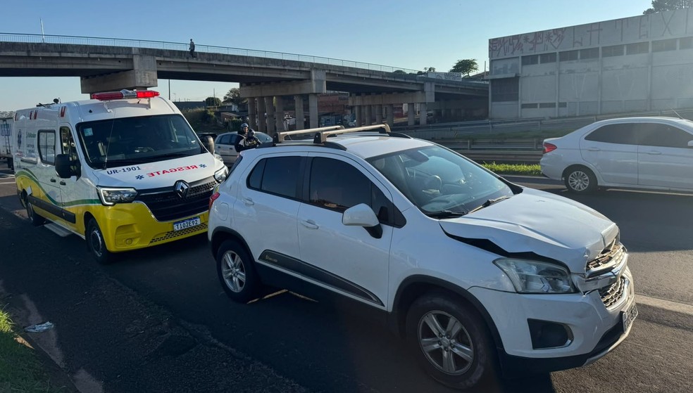 3 de 3
Engavetamento foi registrado na manhã desta quinta-feira em Bauru — Foto: Adriano Baracho/ TV TEM
