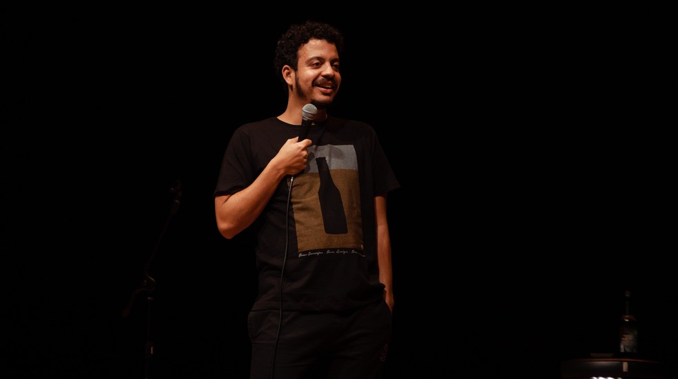 Humorista recifense Rodrigo Marques se apresenta em Natal — Foto: Lally Zwetzch/Divulgação