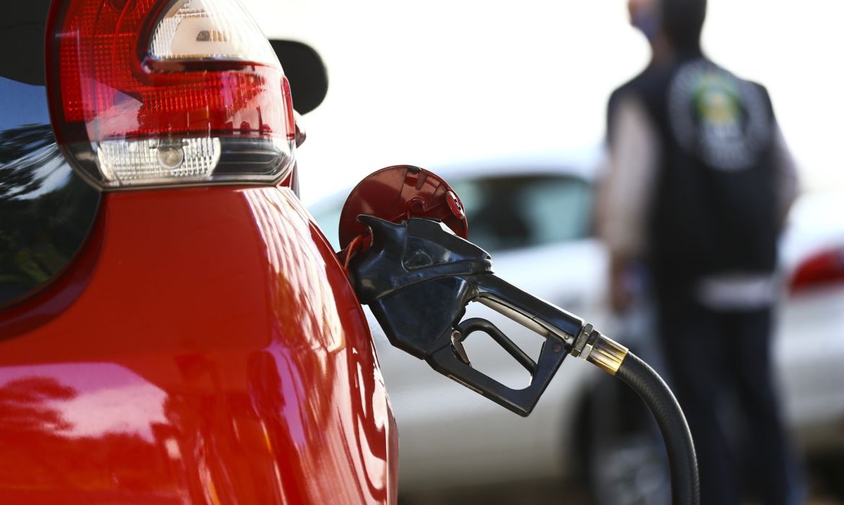 The average price of fuel at gas stations shows a slight decrease in the week of Petrobras adjustment, according to the National Ports Agency |  Economy
