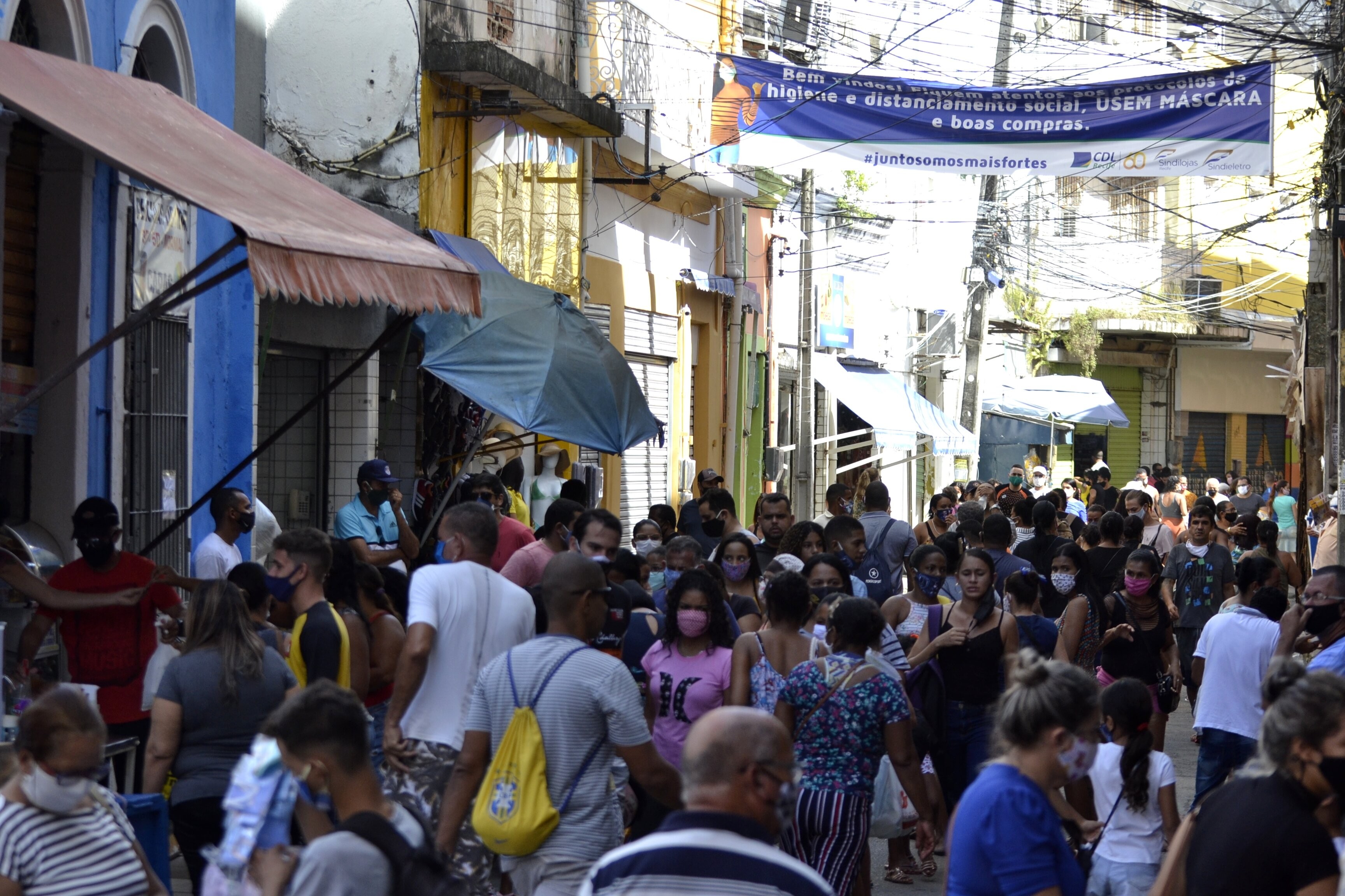 Dia do Trabalhador: veja o que abre e o que fecha no feriado no Grande Recife