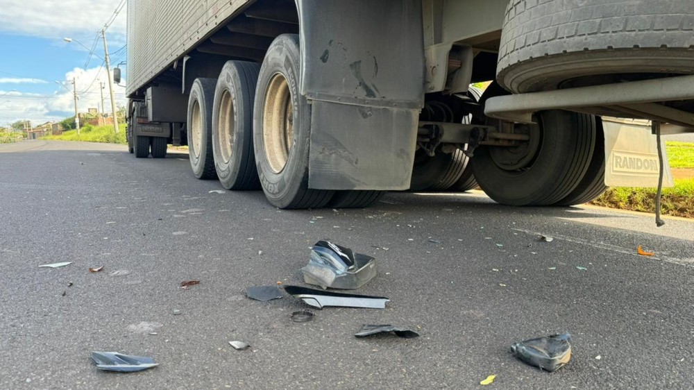 Motociclista morre após bater contra caminhão estacionado em rua de Rio Preto