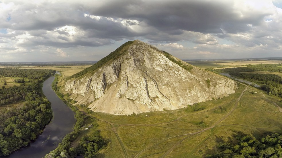 Monte Yuraktau, no distrito de Sterlitamak, na R�ssia, visto a 85 metros de altura. � Foto: Игорь326/Wikimedia Commons