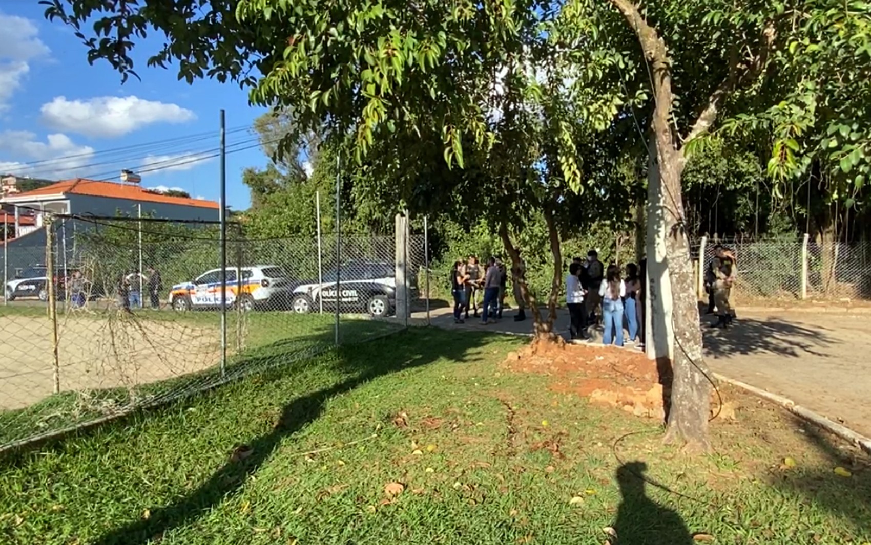 Corpo de mulher é encontrado em mata próxima a batalhão da Polícia Militar em São Lourenço, MG