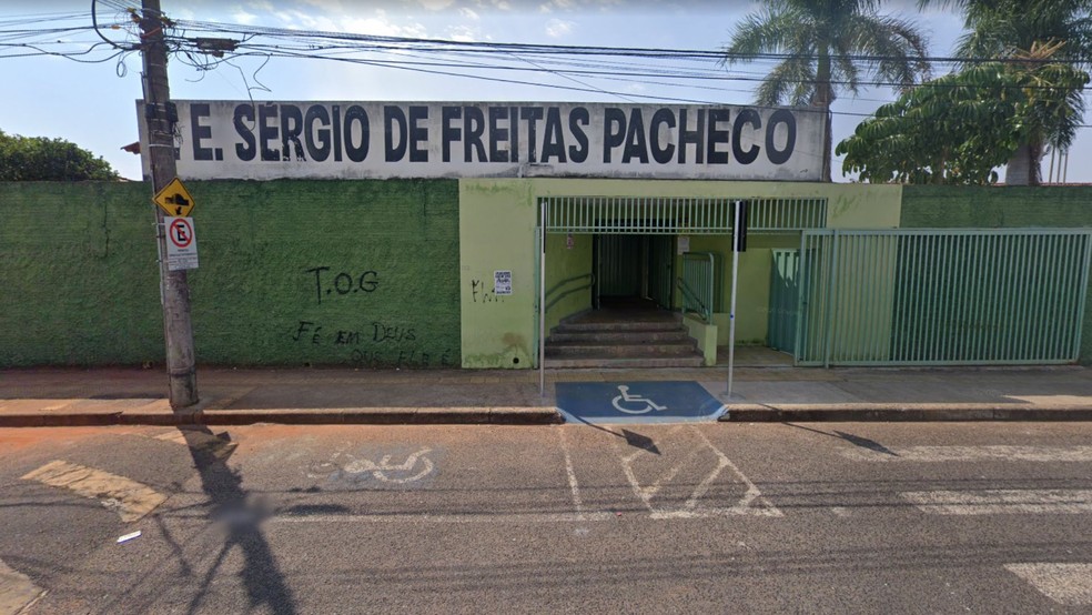 Estudante é esfaqueado por colega dentro de escola estadual no bairro Tibery, em Uberlândia