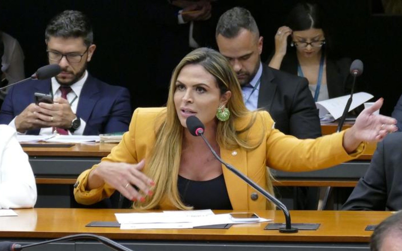Escritório político da deputada Silvye Alves é invadido e furtado em Goiânia