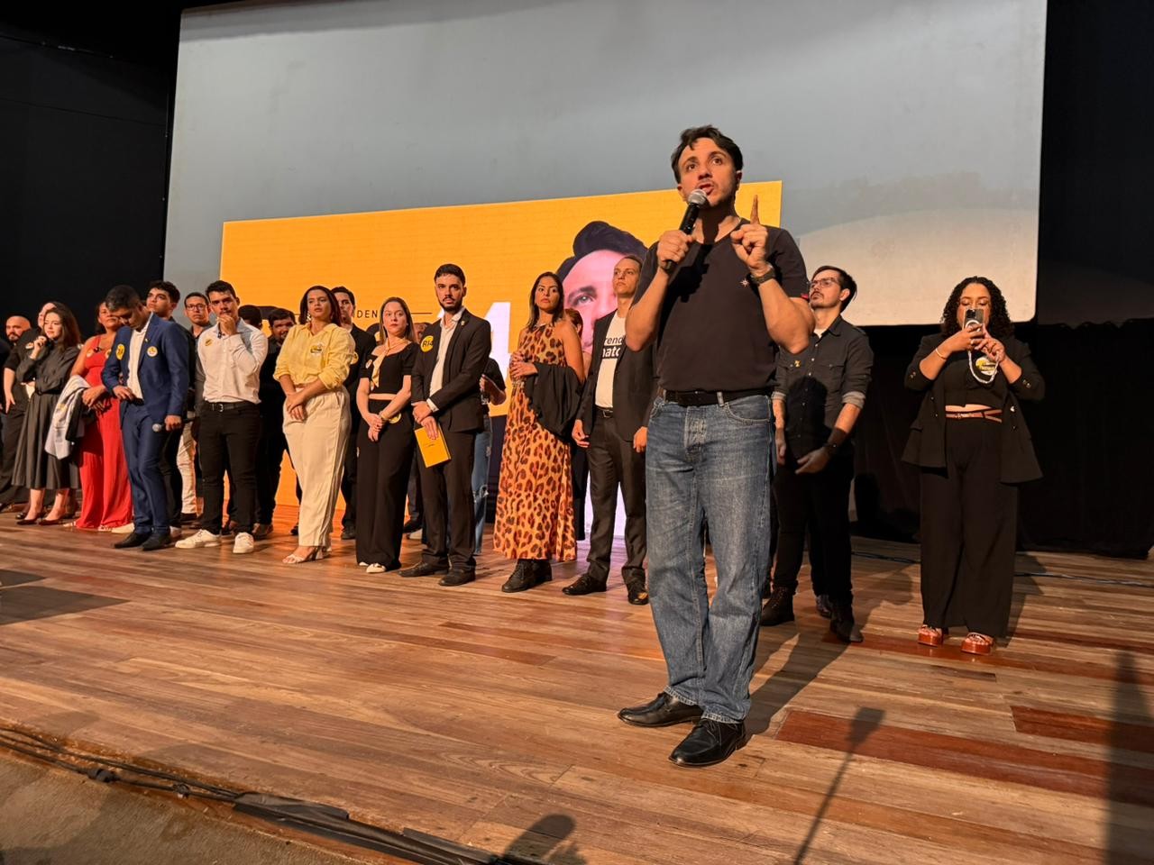 'Ao se posicionar, ele vai começar a ganhar rejeição', diz Renan Santos sobre crescimento de Augusto Cury nas pesquisas eleitorais
