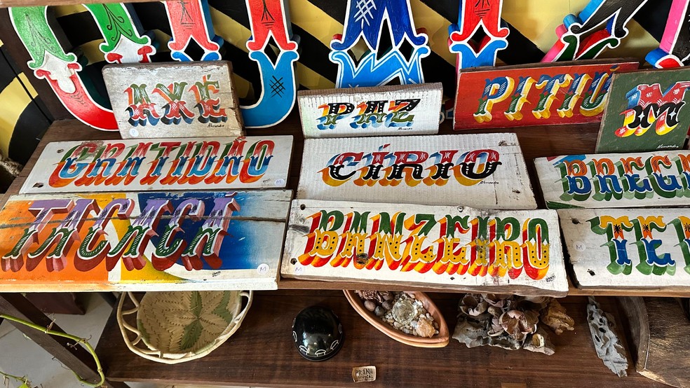 Arte dos Abridores de letras ganharam turistas — Foto: Instituto Letras que Flutuam