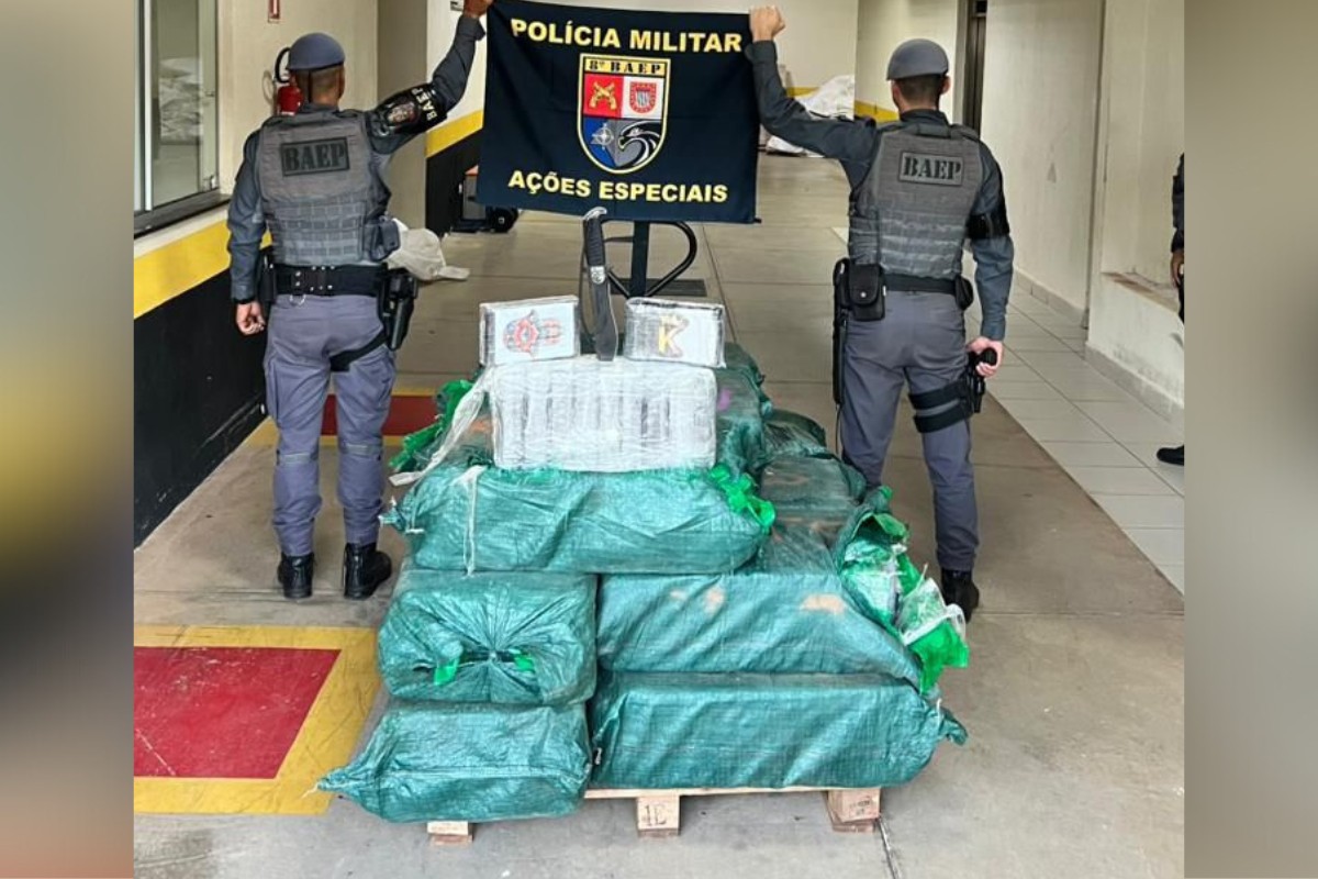 Baep apreende mais de 500 kg de pasta base de cocaína após perseguição e troca de tiros no interior de SP