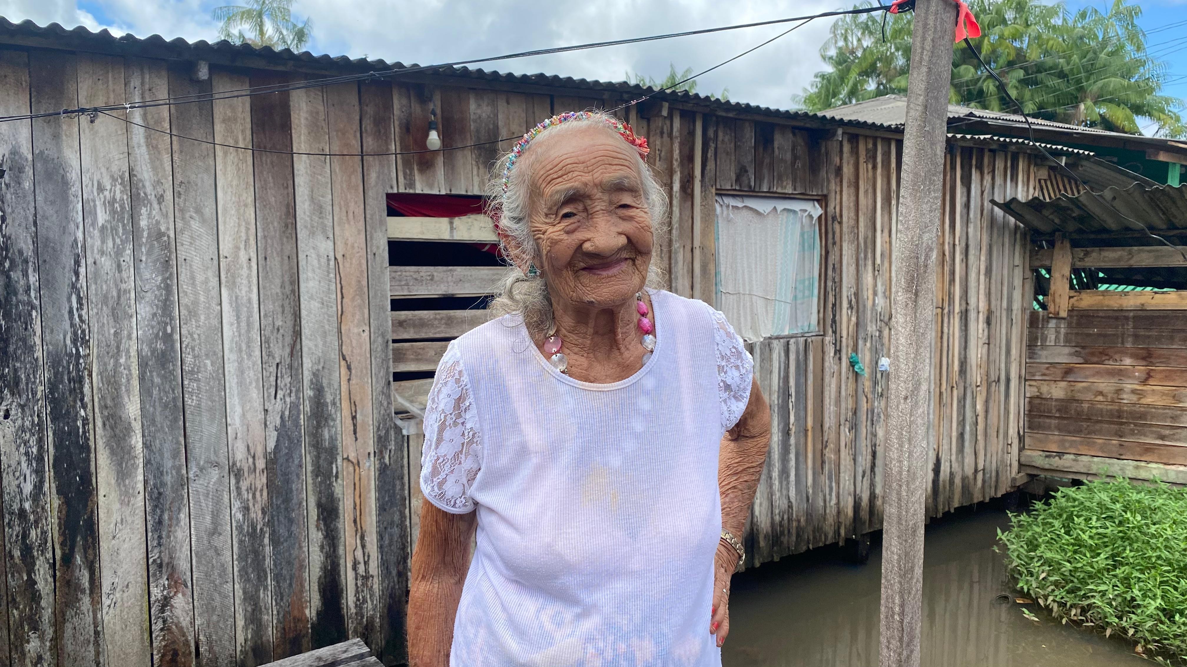 Dona Nenê, de 104 anos, terá casa reformada em área de pontes por projeto do MP no Amapá