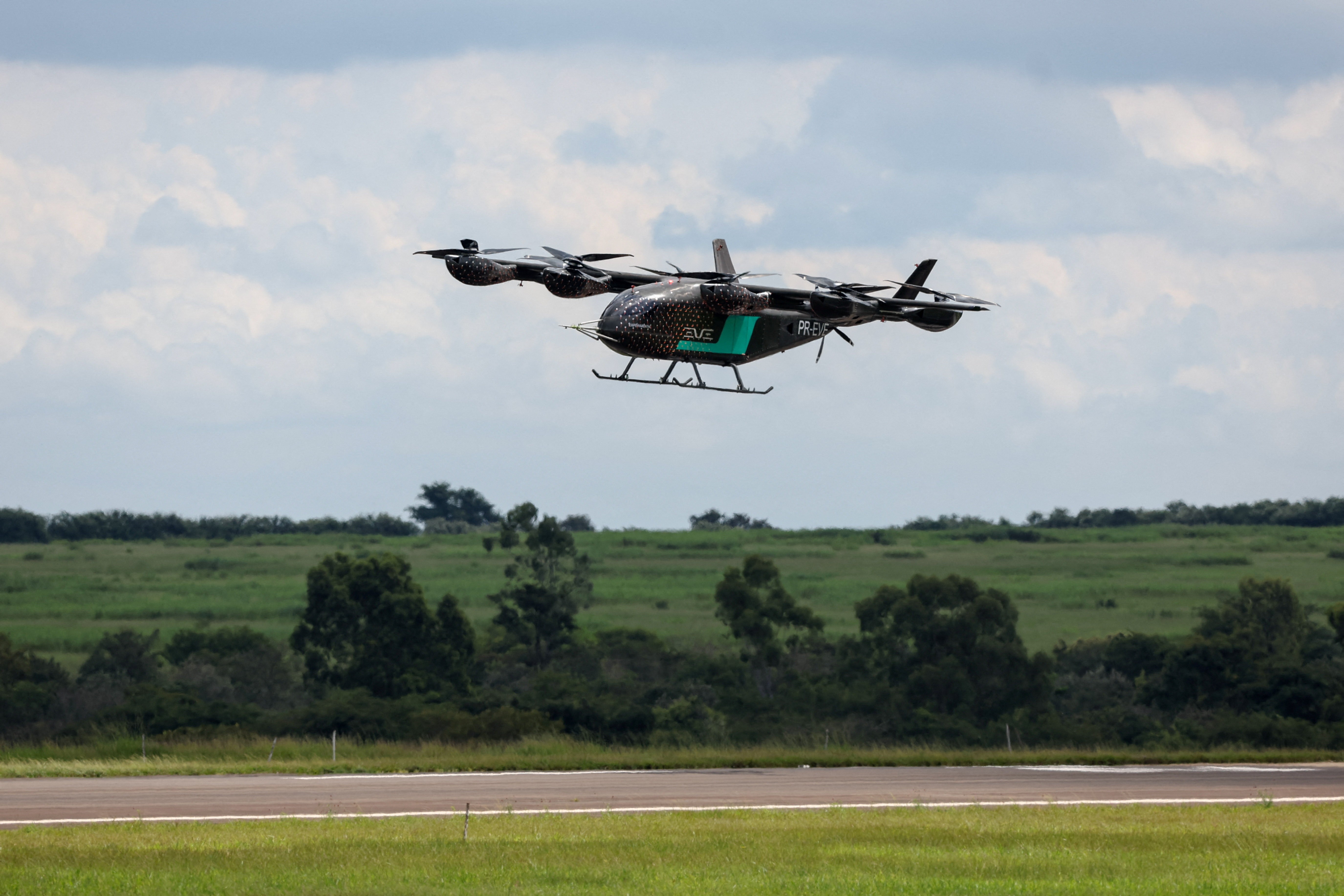 Eve Air Mobility, da Embraer, firma acordos para venda de até 46 eVTOLs