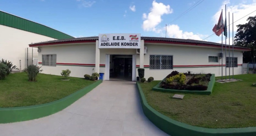 Briga termina com adolescente esfaqueado próximo de escola pública de Navegantes, diz PM