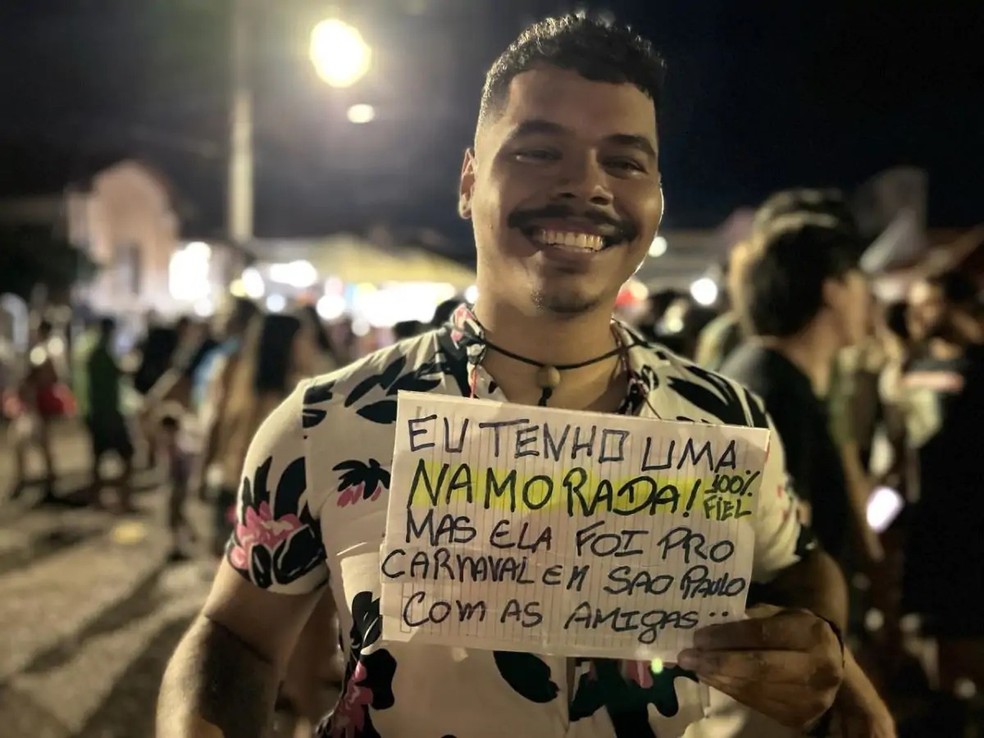 Marcos, o namorado fiel. — Foto: Renata Fontoura/ Primeira Página