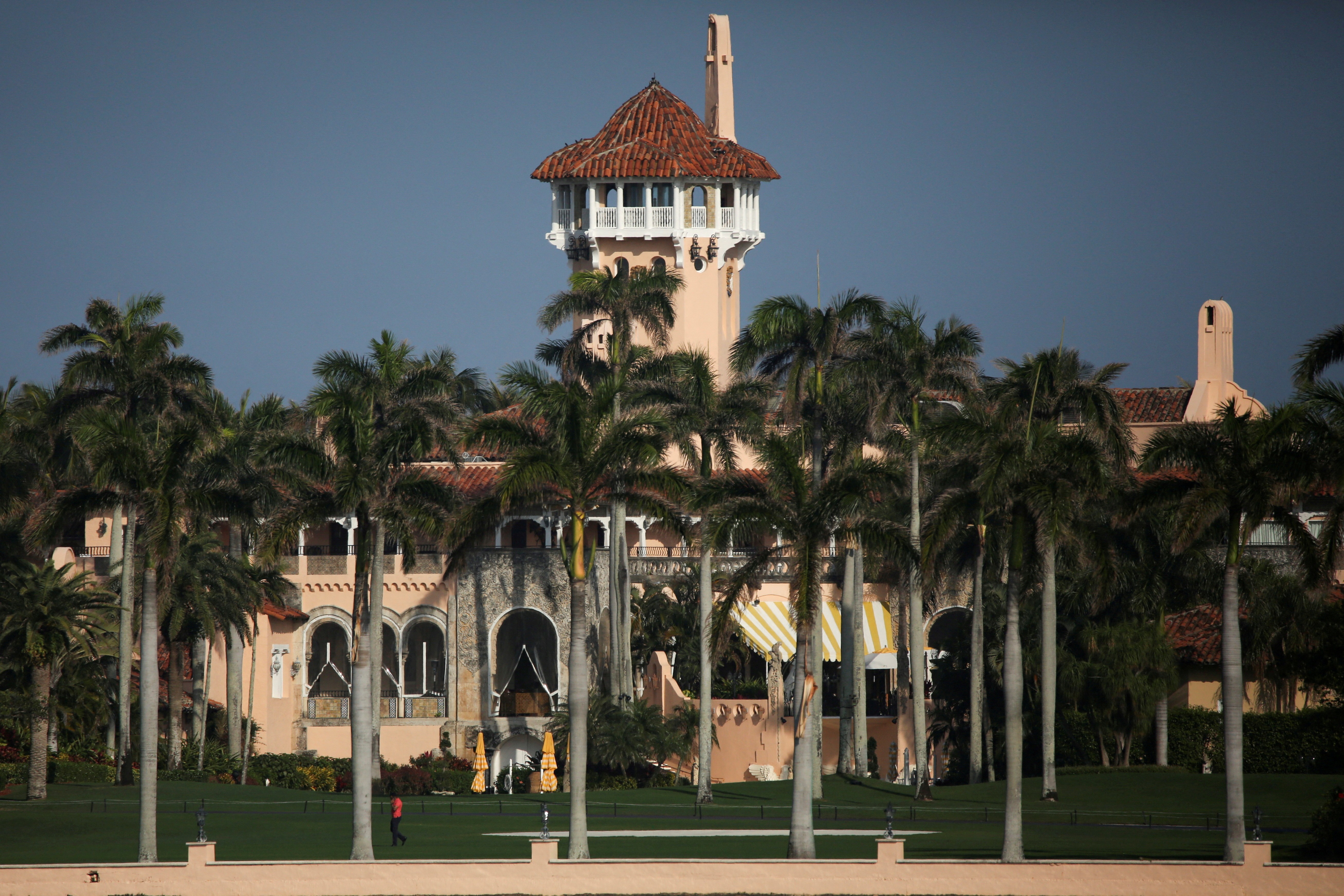 Serviço Secreto dos EUA mata homem que tentou entrar em Mar-a-Lago, resort de Trump na Flórida
