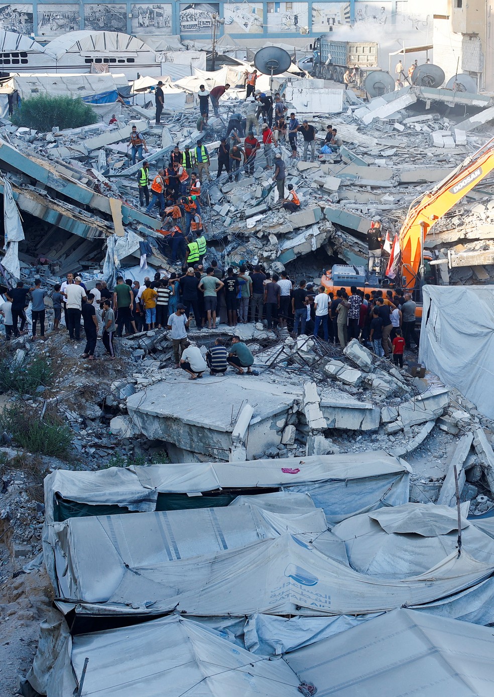 Prédio de 7 andares desabou em Gaza — Foto: REUTERS/Mahmoud Issa
