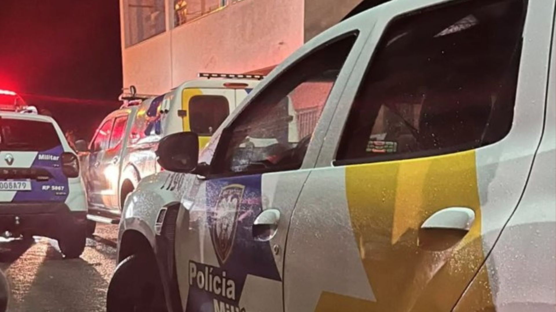 Jovem é executado dentro de carro e colega escapa de ataque em Colatina