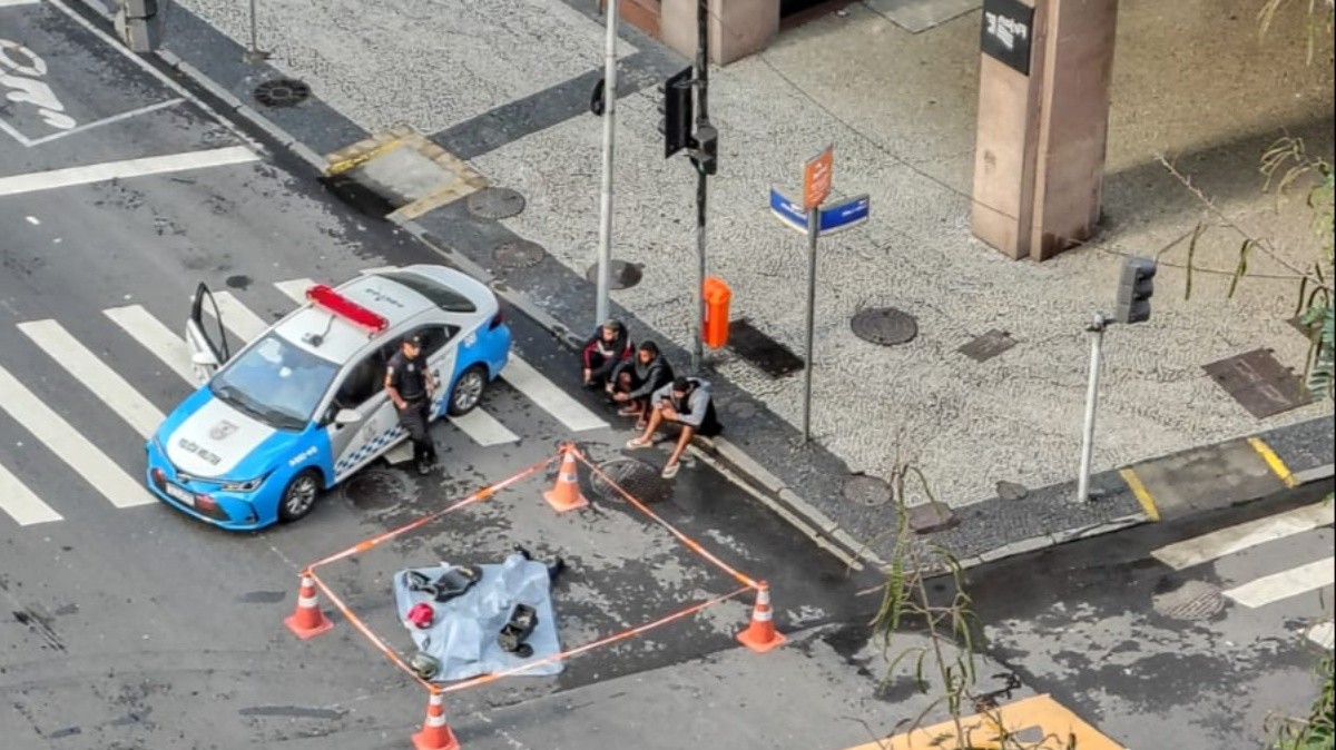 Após ter celular roubado, motorista de aplicativo persegue suspeito e o atropela; homem morreu no Centro 