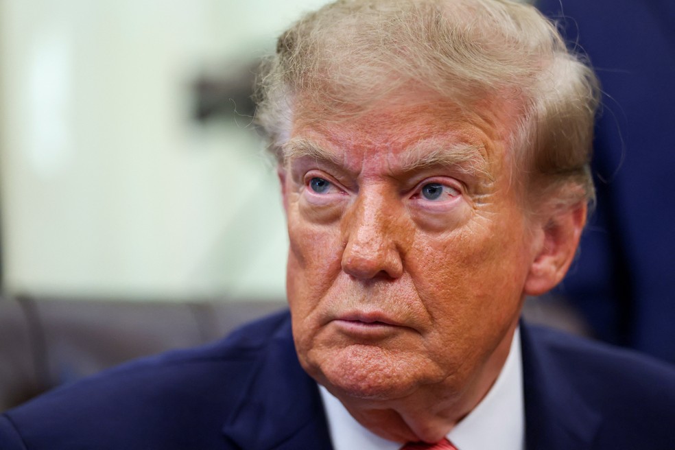 O presidente dos Estados Unidos, Donald Trump, durante conversa com jornalistas em 20 de outubro de 2026 — Foto: REUTERS/Kevin Lamarque