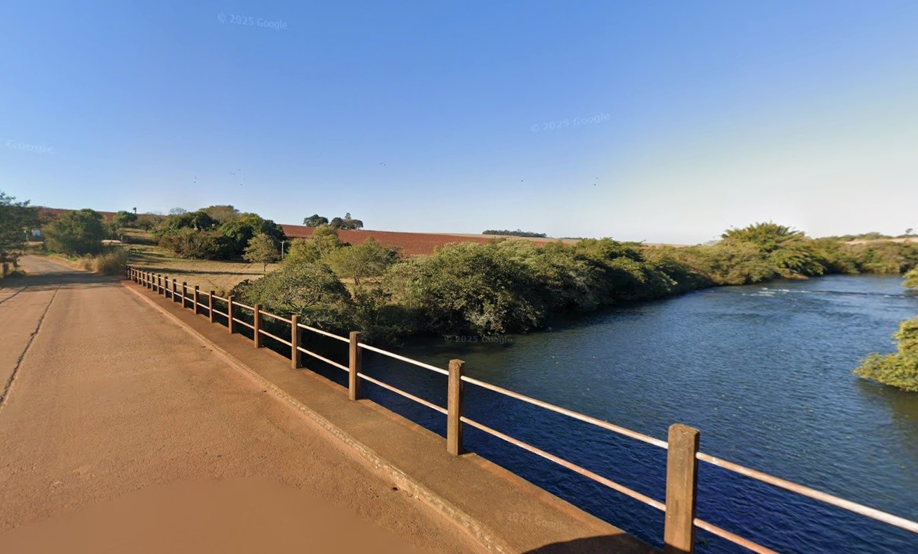 Bombeiros fazem buscas por bebê desaparecido em rio de Águas de Santa Bárbara