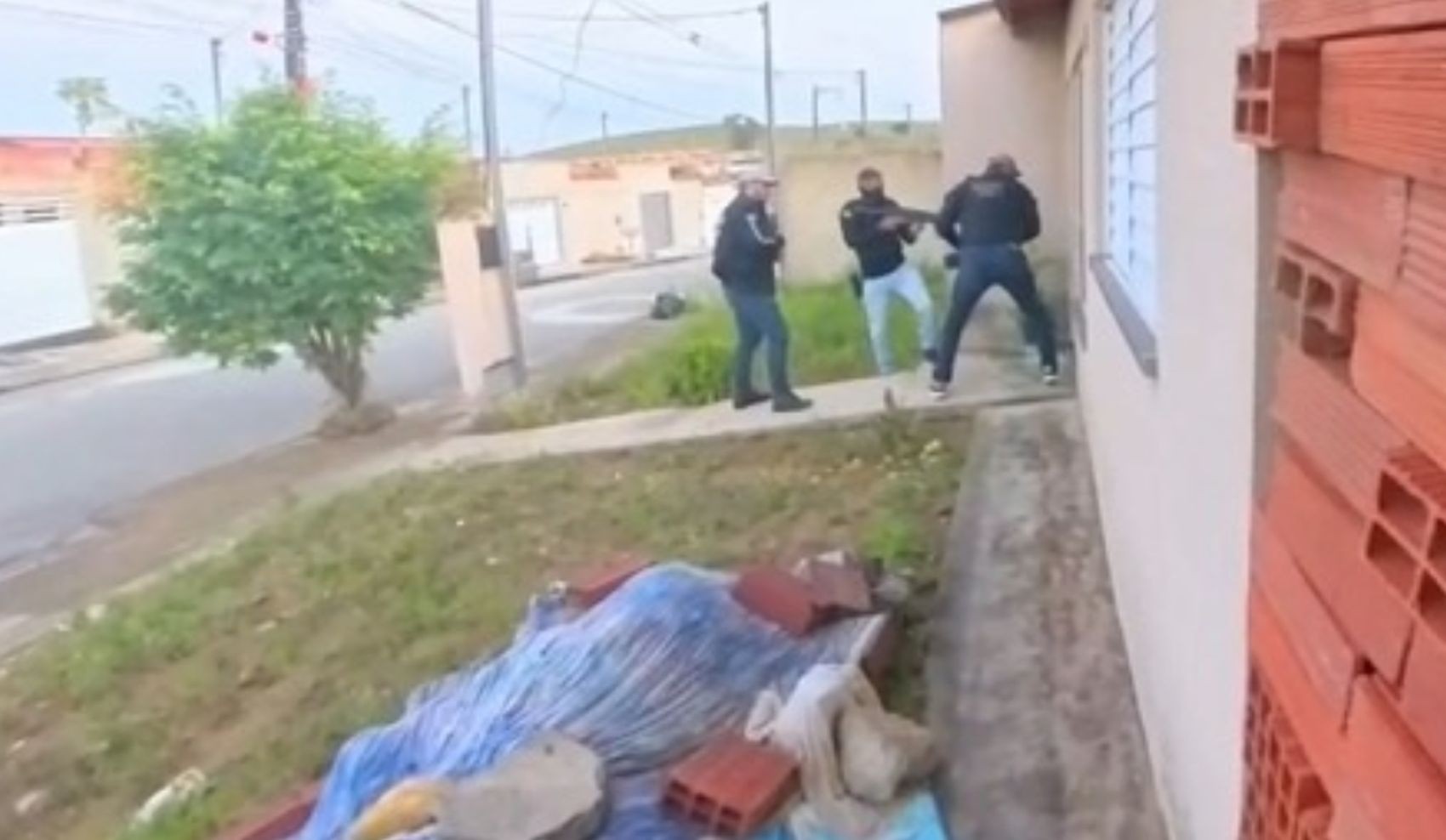 Três suspeitos são presos e um morre durante operação de combate a roubos a motoristas de aplicativo em SE