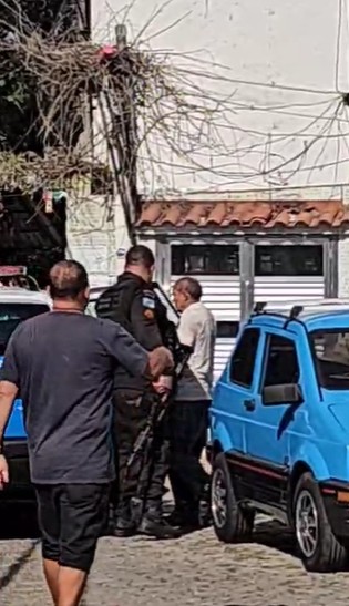 Funcionários da Águas do Rio são baleados por morador incomodado com medição de hidrômetro na Ilha do Governador