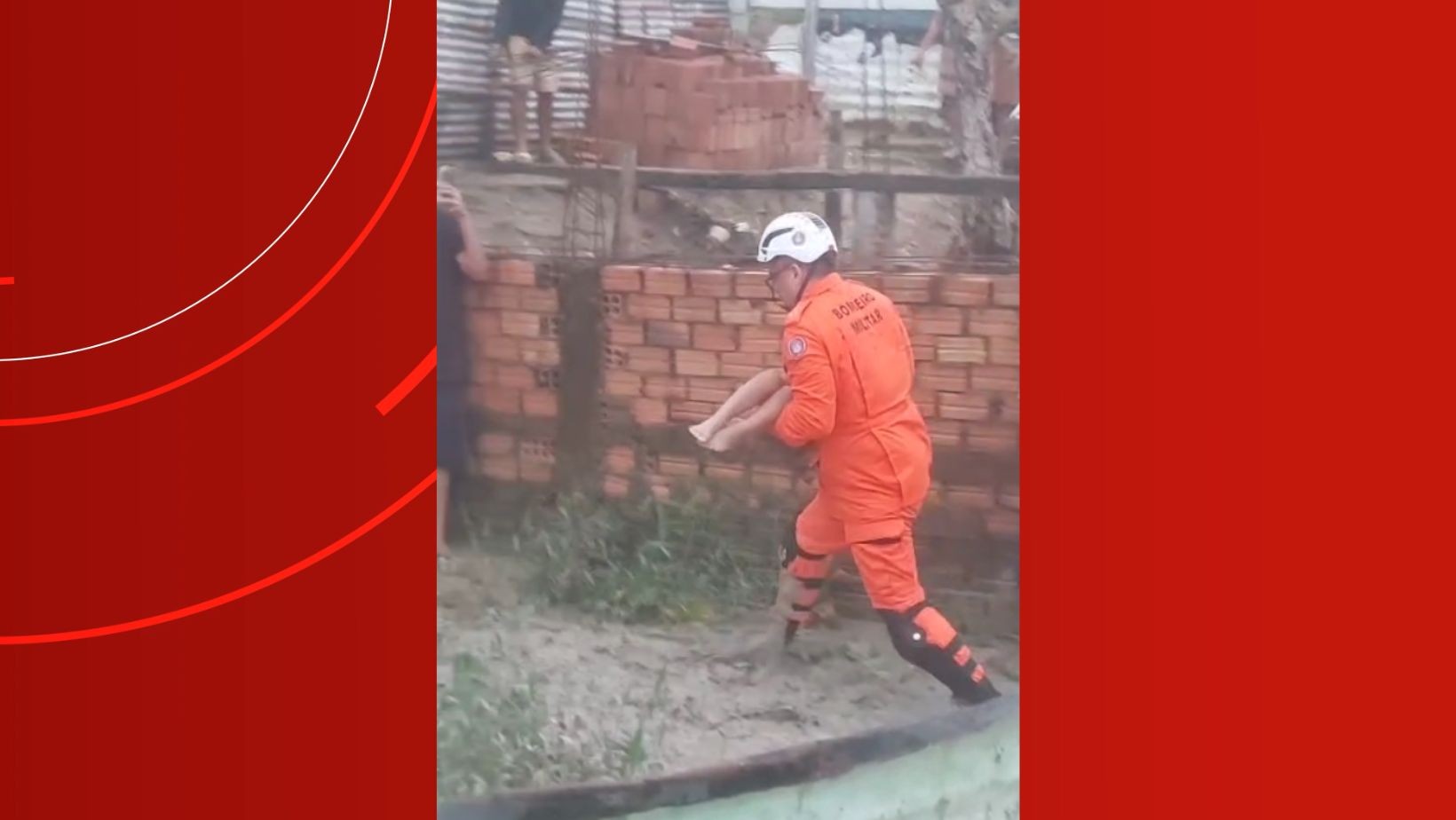 Criança de 3 anos é resgatada após cair e desaparecer em igarapé na Zona Leste de Manaus