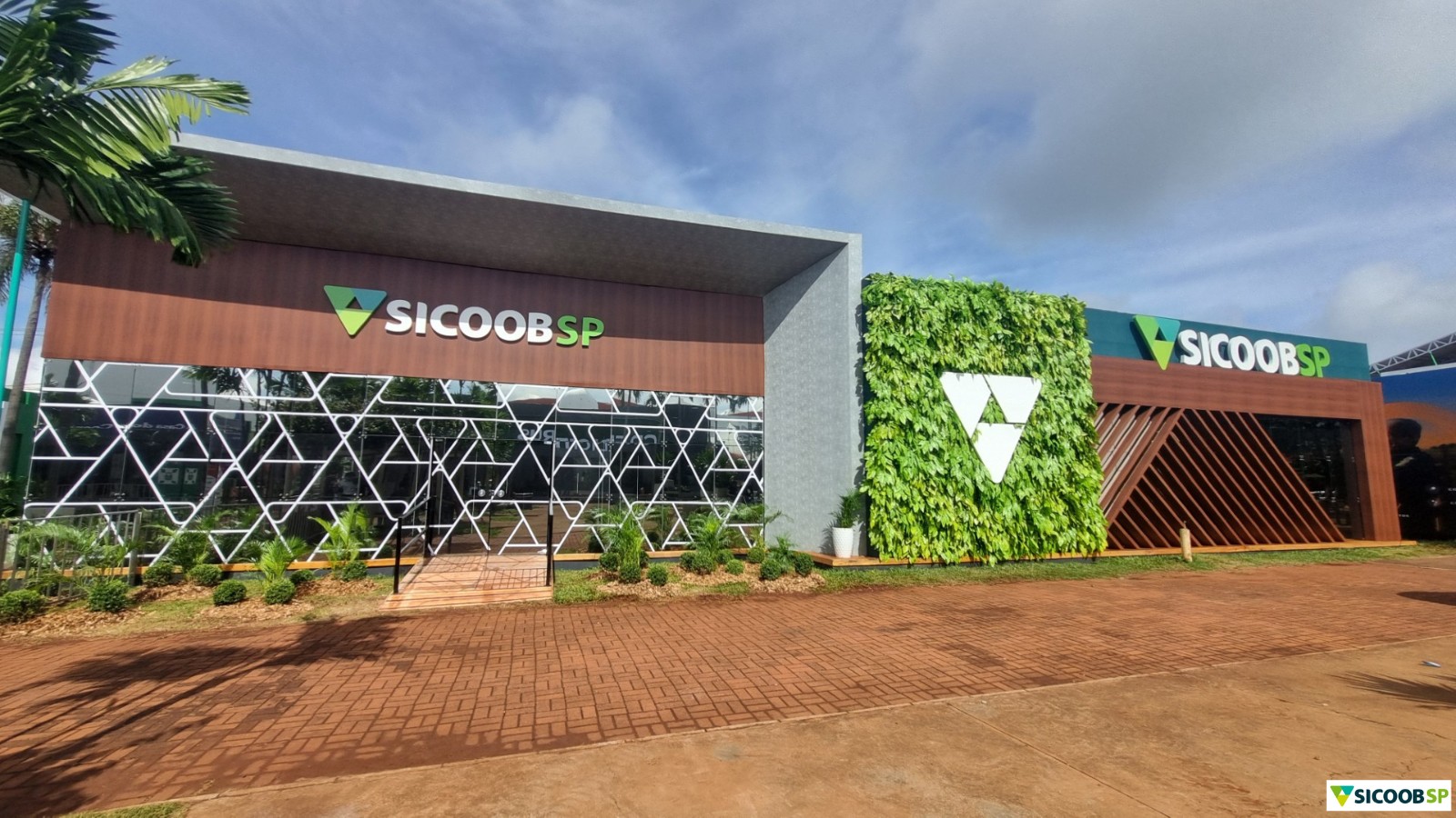 Sicoob SP atrai público, gera negócios e se consolida como destaque na Agrishow 2025