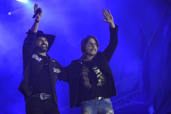 Edson e Hudson na Festa do Peão de Americana — Foto: Júlio César Costa/g1