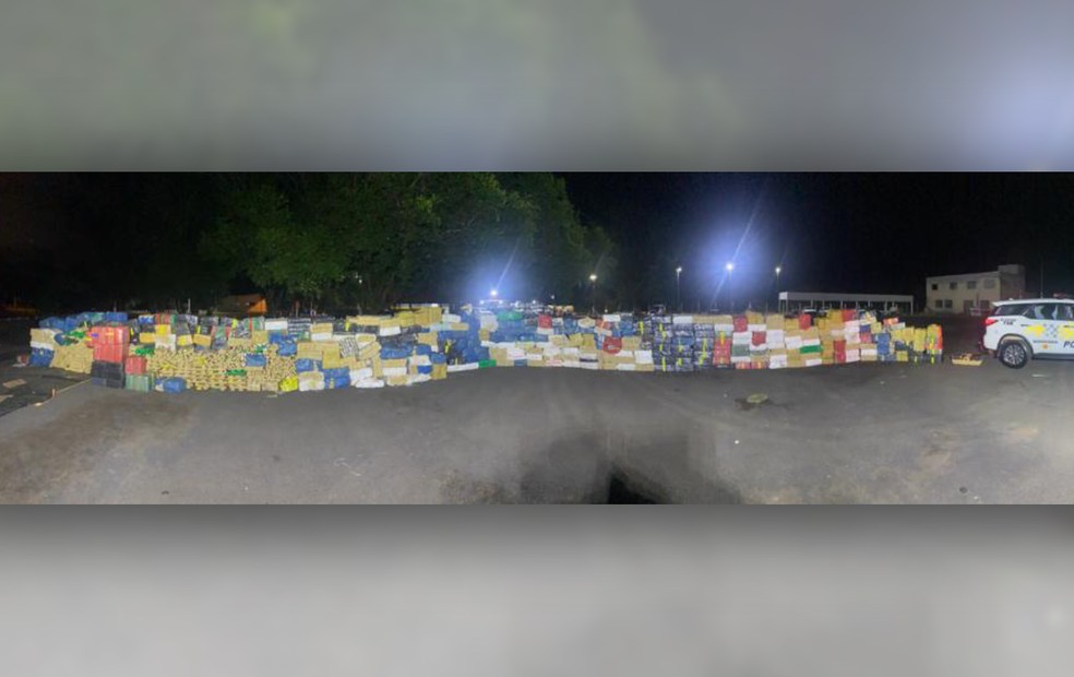 Carga apreendida totalizou mais de 12 toneladas de maconha — Foto: Polícia Rodoviária/Divulgação